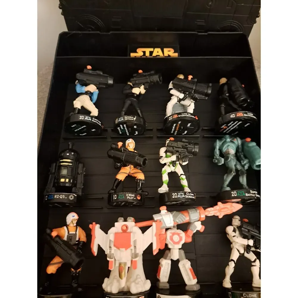 Star Wars Attacktix Battle Figure Game Battle Masters Clone Trooper & Game Board